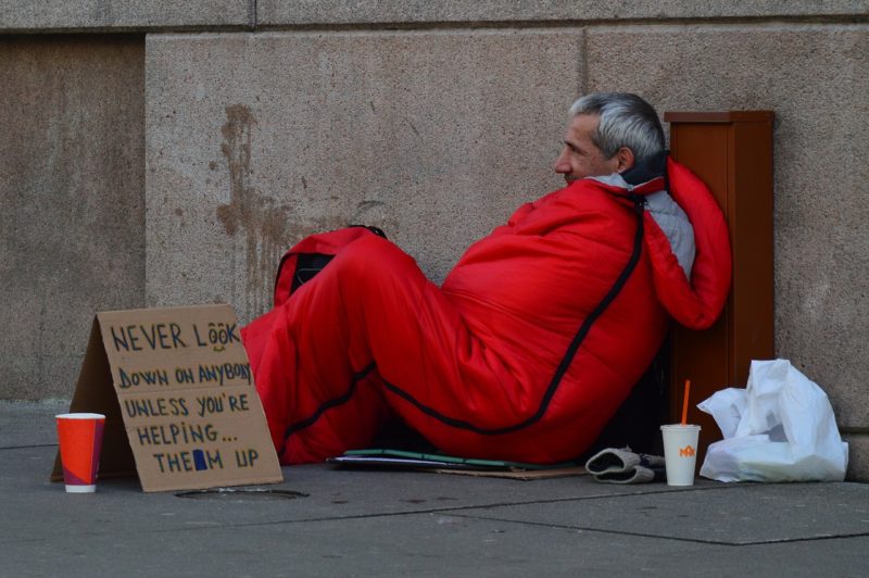 homeless-man-833017_1280_pixa
